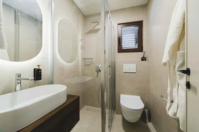 Brandneue Luxusvilla mit Swimmingpool in der Nähe von Budva — photo 4